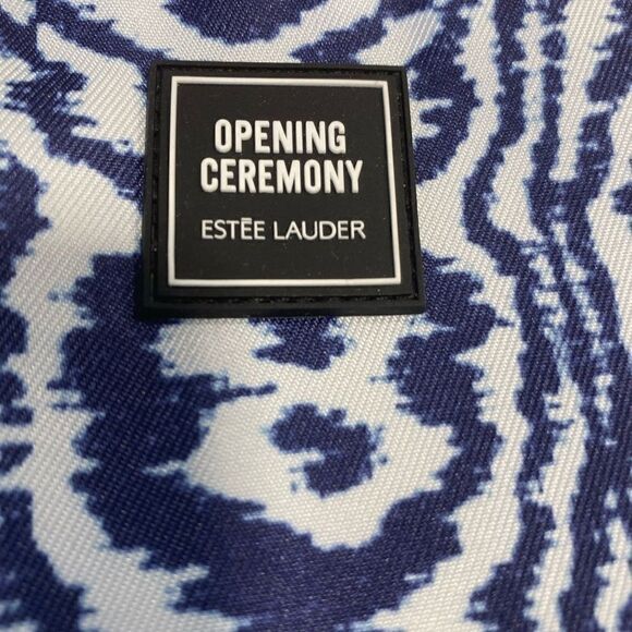 NWOT Bundle of two Estee Lauder cosmetic Bags. - Picture 11 of 14